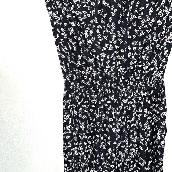 Express Black & White Ditsy Floral Print Cutout Cropped Jumpsuit Xsmall Women’s - Picture 6 of 13